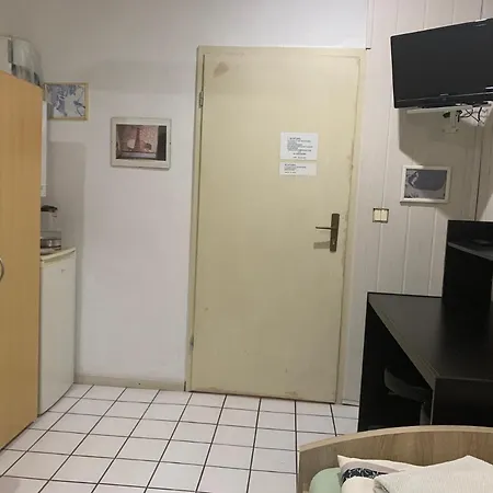 Privatzimmer In Einem Haus Inkl Parkplatz Nach Verfuegbarkeit Essen Esterno foto