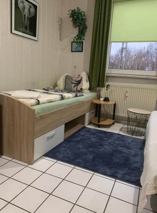 In Einem Haus Inkl Parkplatz Nach Verfuegbarkeit Privatunterkunft Essen